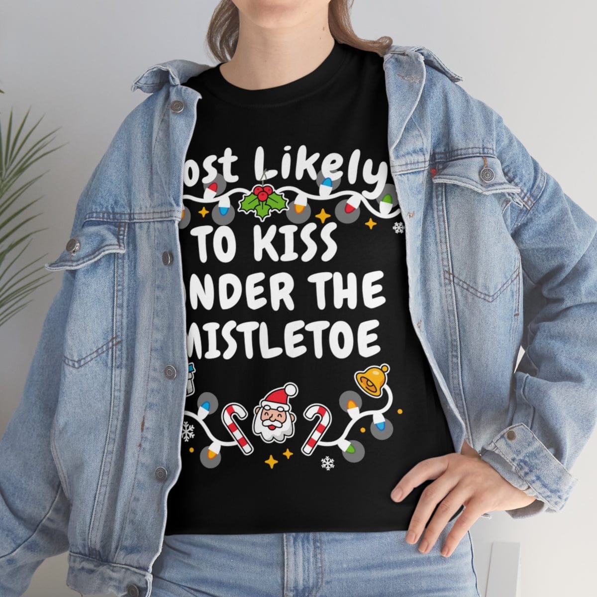 TO KISS UNDER THE MISTLETOE